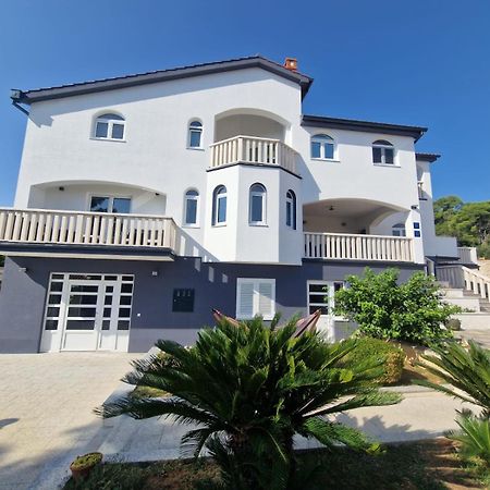 Apartments Villa Lora Kraj  Bagian luar foto