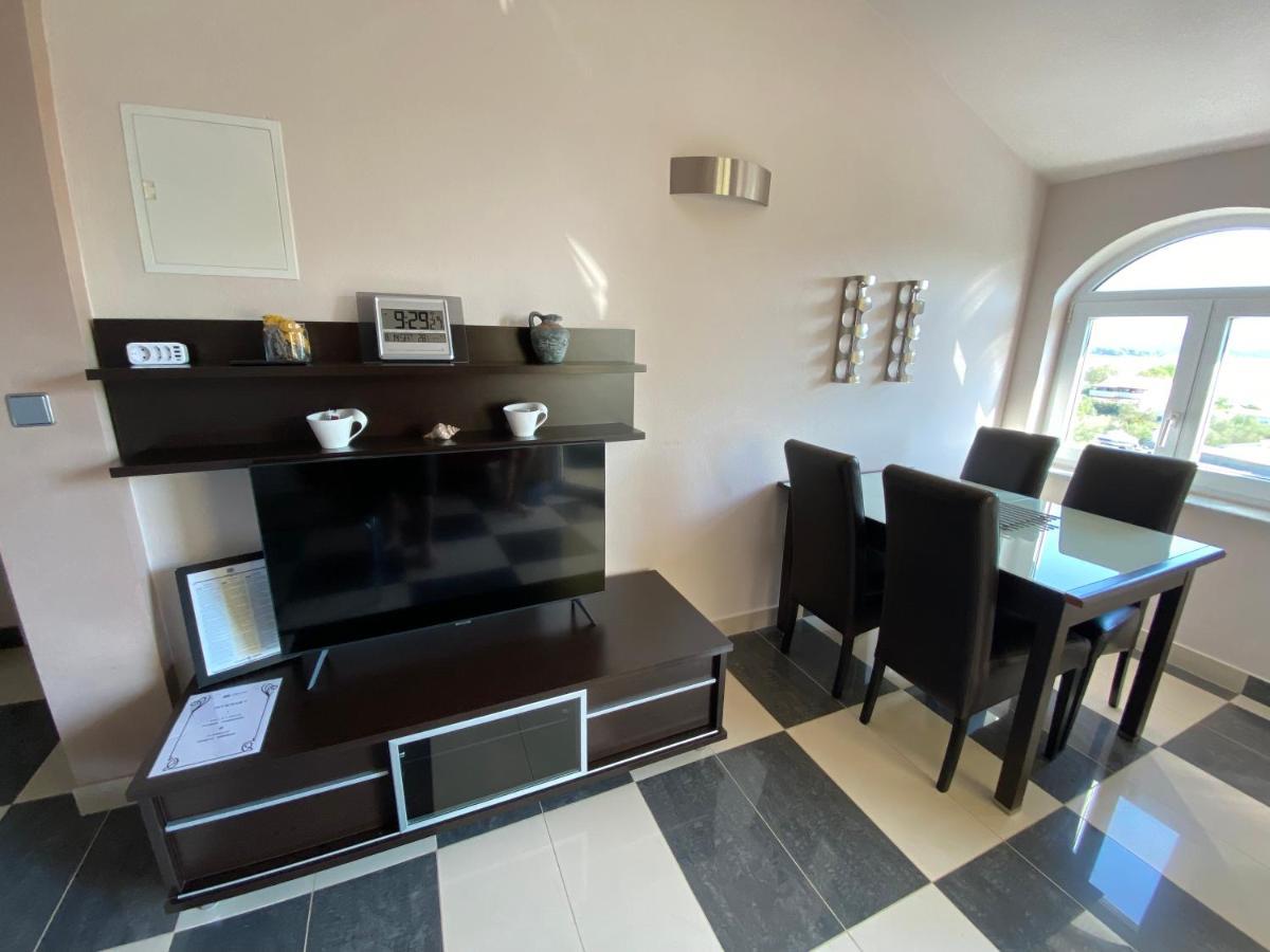 Apartments Villa Lora Kraj  Bagian luar foto