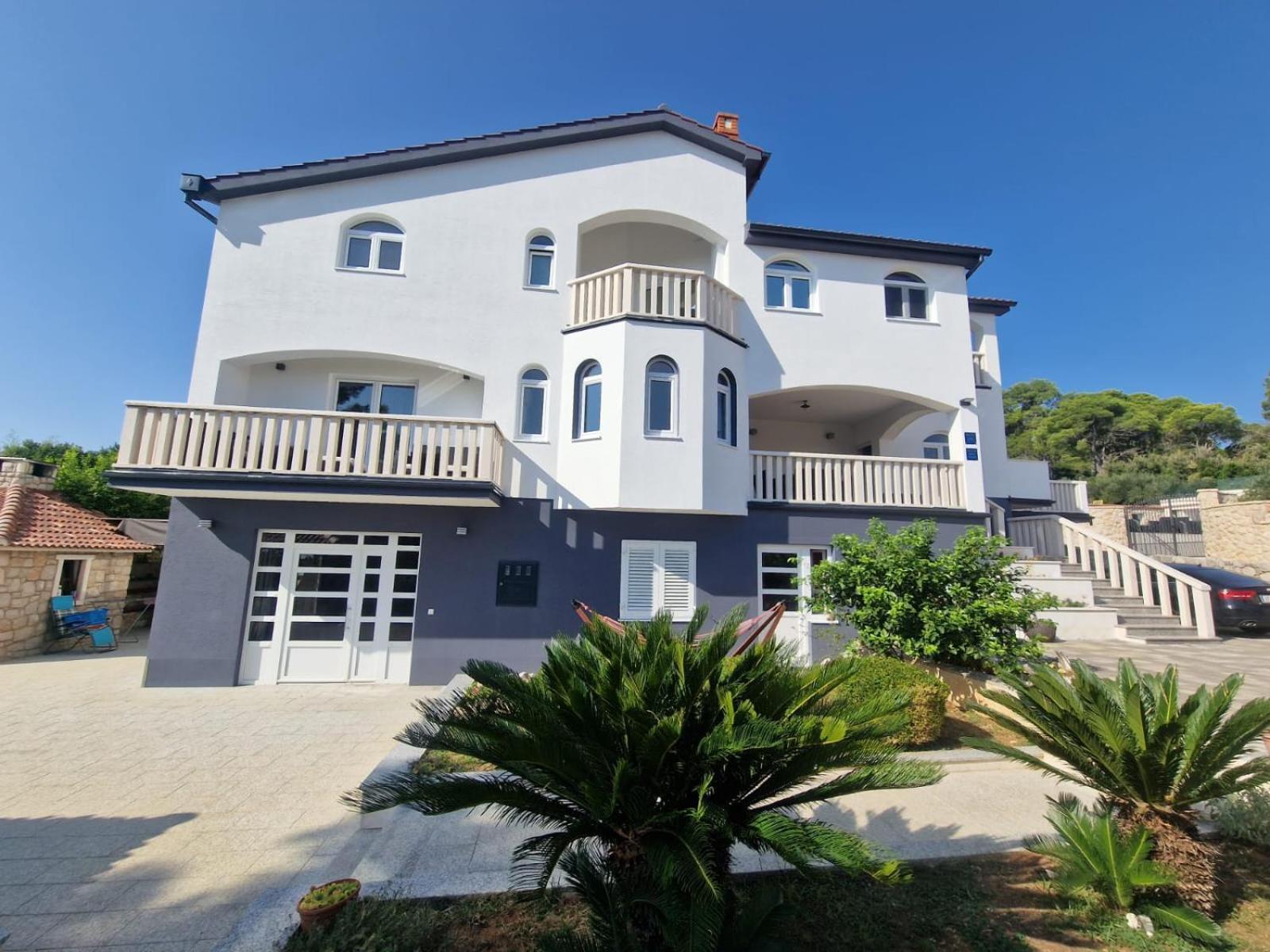 Apartments Villa Lora Kraj  Bagian luar foto